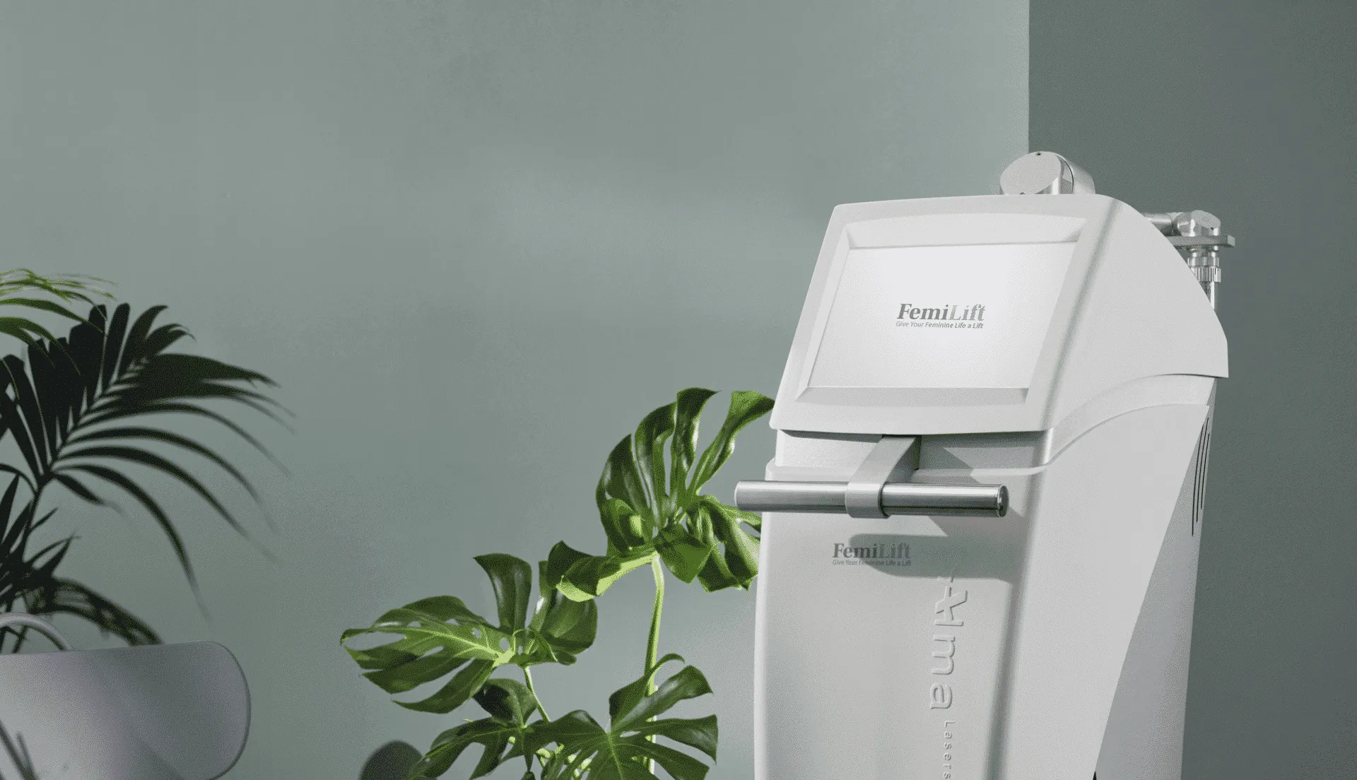 FemiLift fractional CO₂ laser device